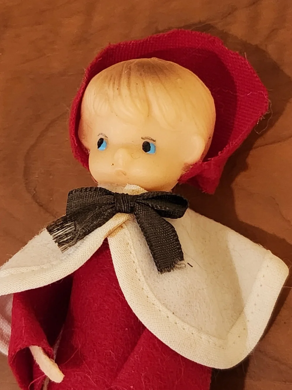 Vintage Collectible MCM Christmas Choir Boy Felt Cardboard Rubber Head 4-1/4”